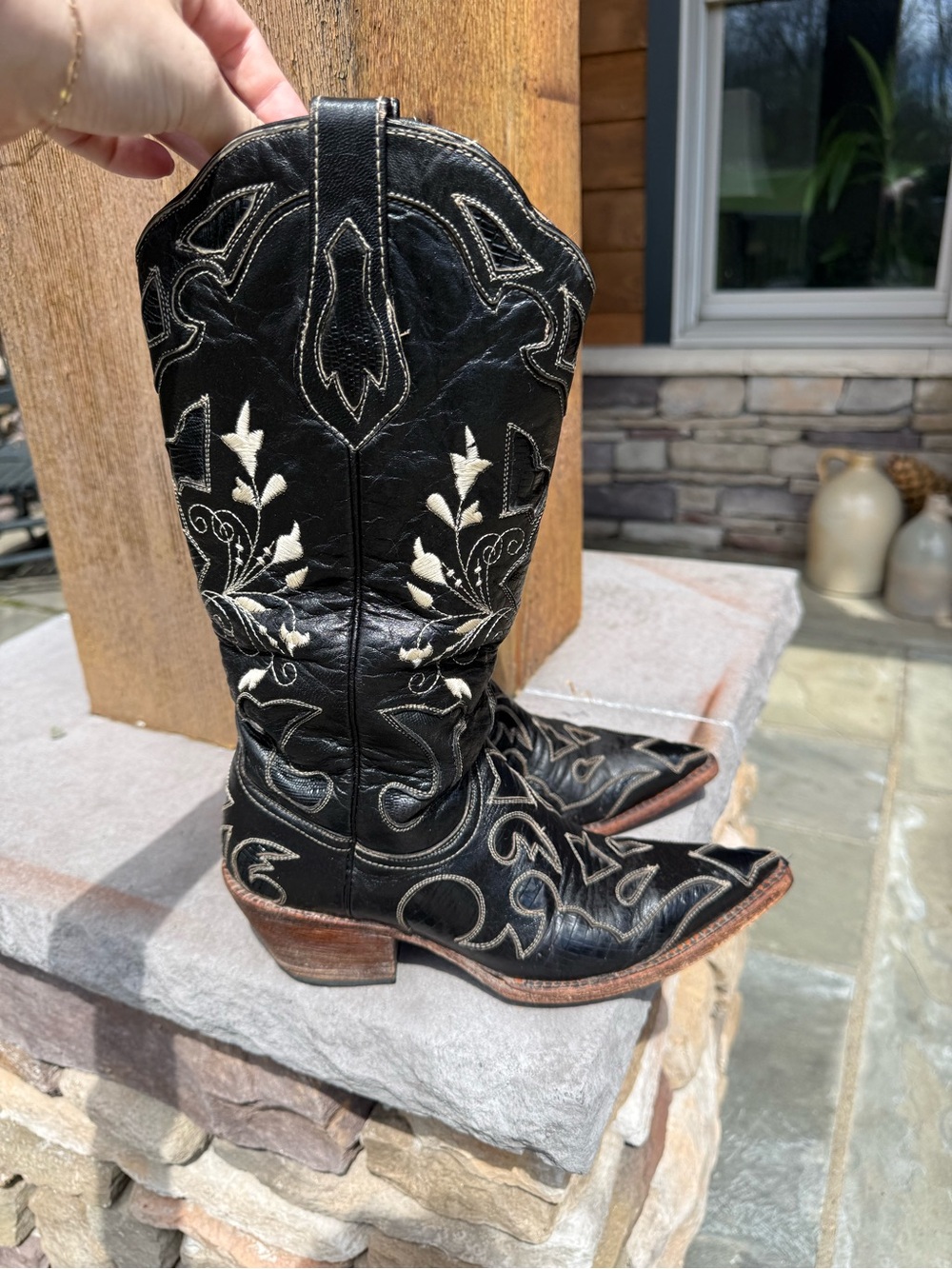 Ferrini Black Embroidered Western Cowboy Boots